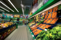 Настройка освещения в продуктовом супермаркете