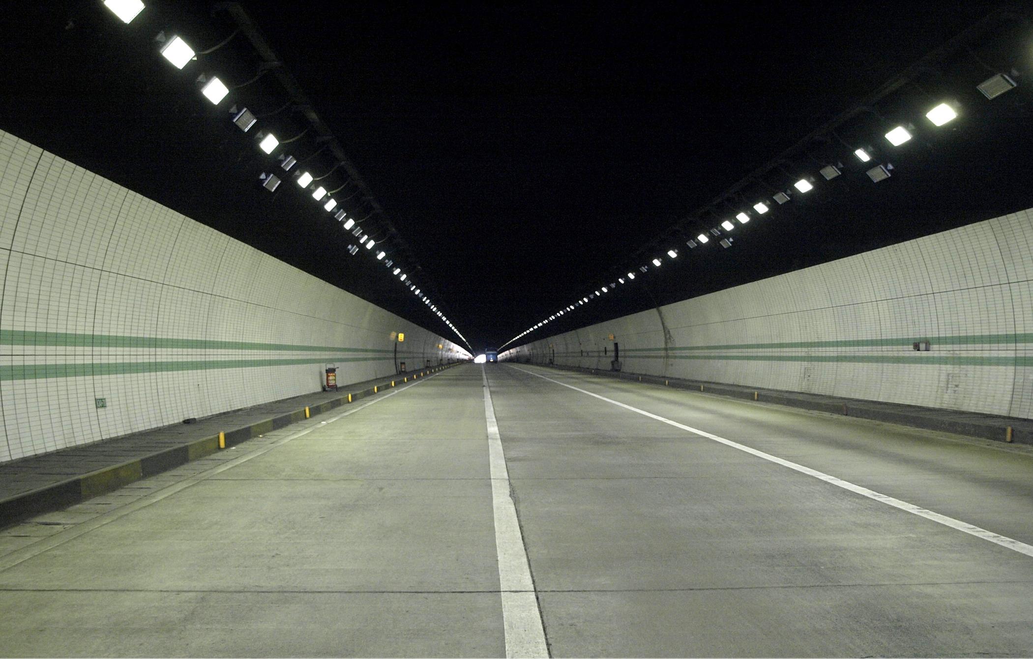 Новые светодиодные светильники «NORVEC» для автотранспортных тоннелей